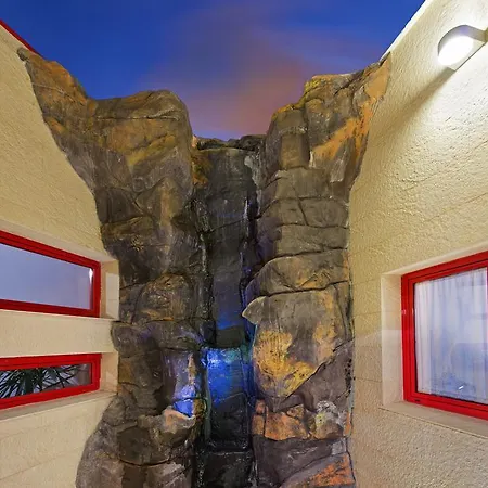 Casa Emblematica Topacio Feriehus *