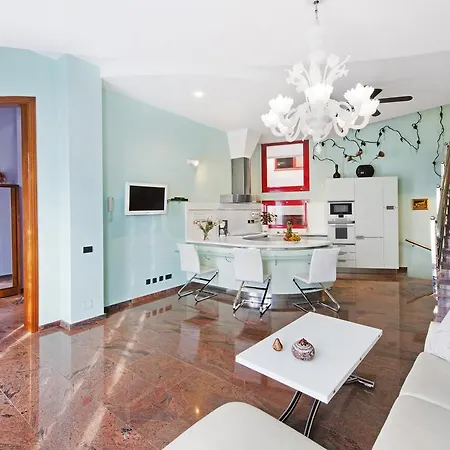 Casa Emblematica Topacio *